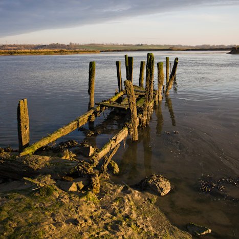Le vieux ponton à Pleudihen © Michel FLEURY <strong>Le vieux ponton à Pleudihen</strong> <small>© Michel FLEURY</small>