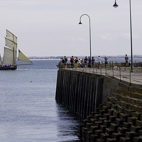 <strong>Cancale, la Bisquine devant la cale de l'Epi</strong> <small>© Michel FLEURY</small>