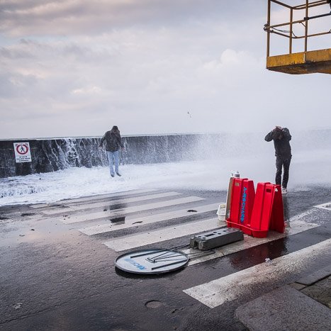 <strong>Trottoir d'en face</strong> <small>© Michel FLEURY</small>