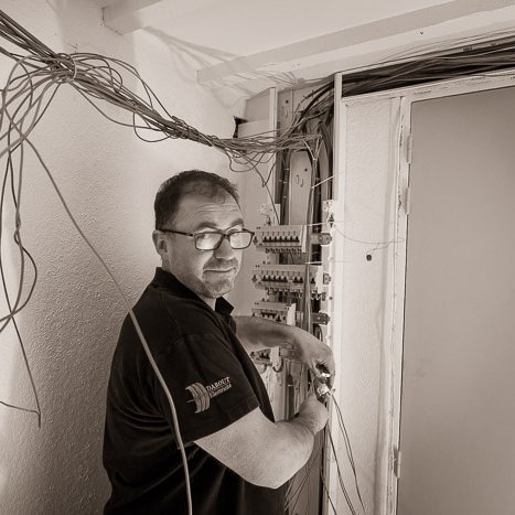 Olivier, Dabout Electricité. © Michel FLEURY <strong>Olivier, Dabout Electricité.</strong> <small>© Michel FLEURY</small>